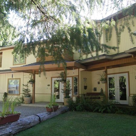 Cedar Wood Lodge Bed & Breakfast Inn Πορτ Άλμπερνι Εξωτερικό φωτογραφία