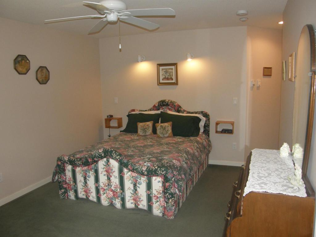 Cedar Wood Lodge Bed & Breakfast Inn Πορτ Άλμπερνι Εξωτερικό φωτογραφία