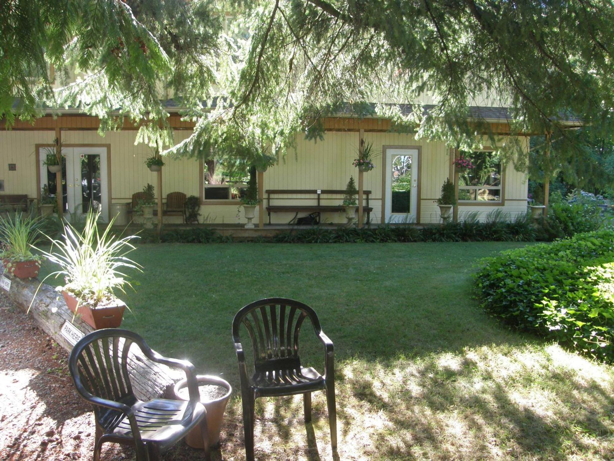 Cedar Wood Lodge Bed & Breakfast Inn Πορτ Άλμπερνι Εξωτερικό φωτογραφία