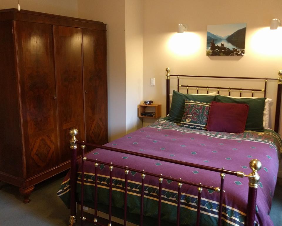 Cedar Wood Lodge Bed & Breakfast Inn Πορτ Άλμπερνι Εξωτερικό φωτογραφία