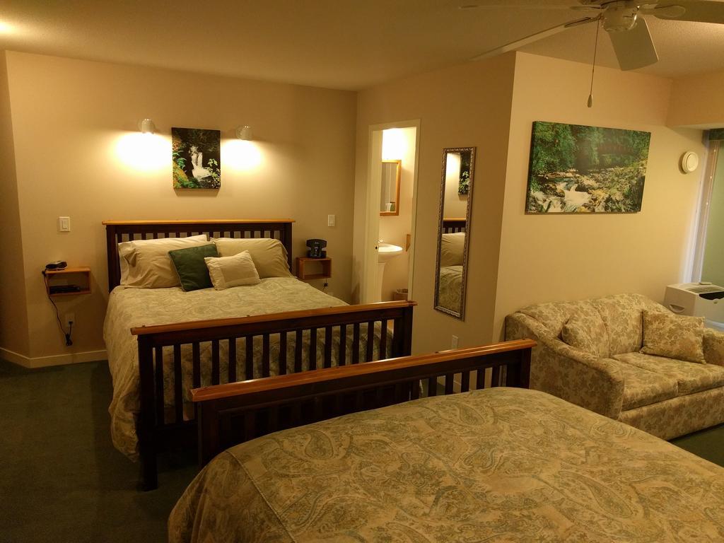 Cedar Wood Lodge Bed & Breakfast Inn Πορτ Άλμπερνι Εξωτερικό φωτογραφία
