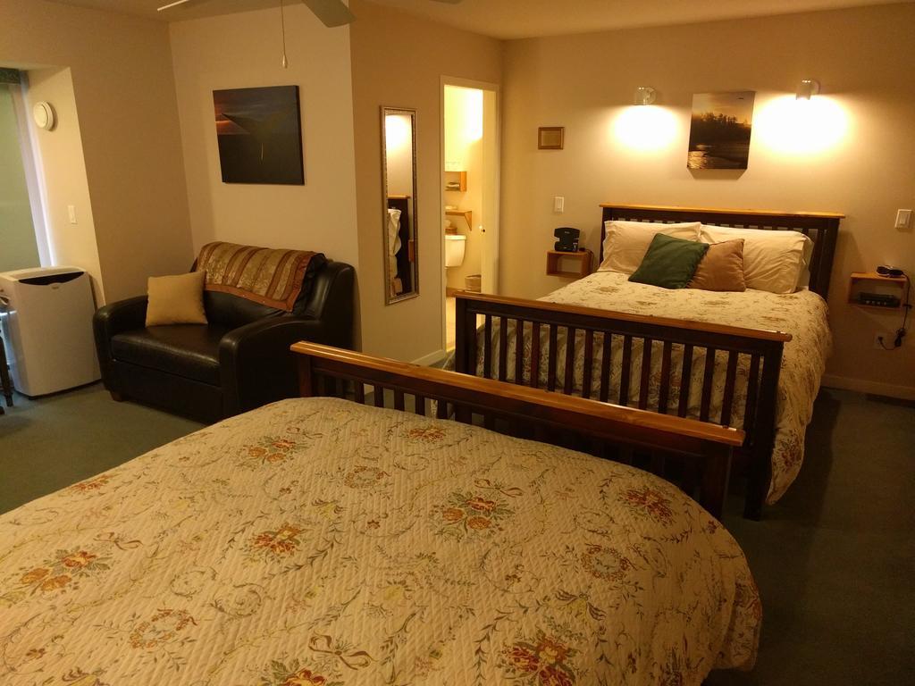 Cedar Wood Lodge Bed & Breakfast Inn Πορτ Άλμπερνι Εξωτερικό φωτογραφία