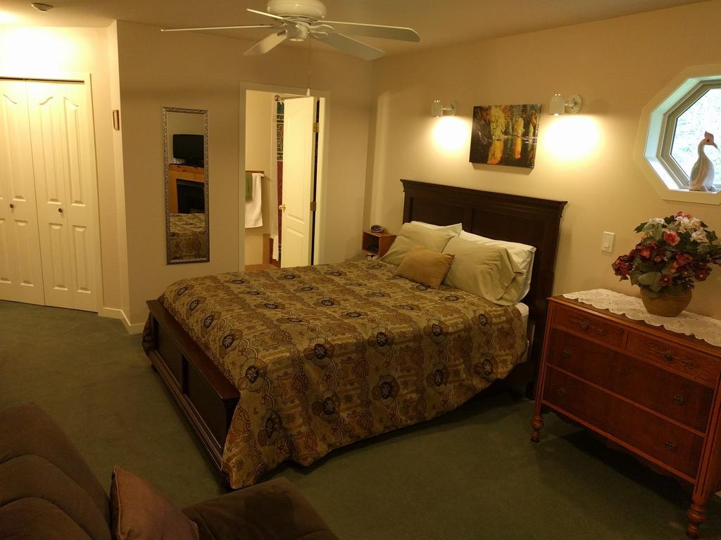 Cedar Wood Lodge Bed & Breakfast Inn Πορτ Άλμπερνι Εξωτερικό φωτογραφία