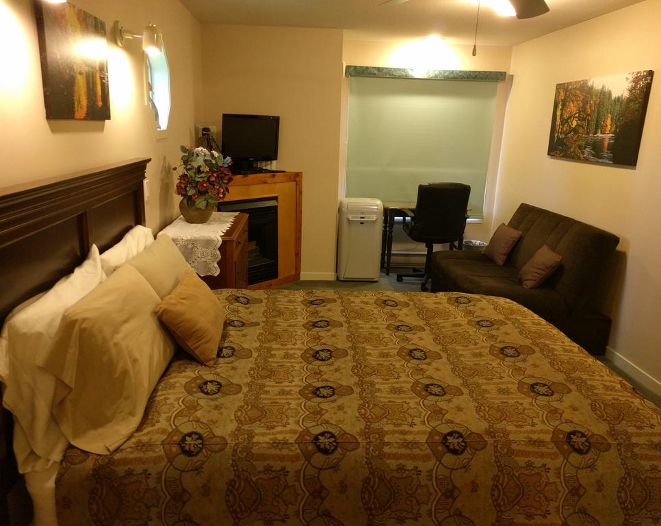 Cedar Wood Lodge Bed & Breakfast Inn Πορτ Άλμπερνι Εξωτερικό φωτογραφία