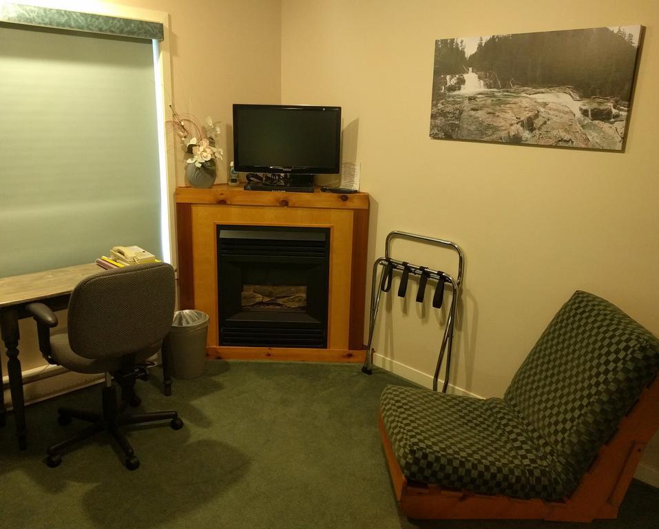 Cedar Wood Lodge Bed & Breakfast Inn Πορτ Άλμπερνι Εξωτερικό φωτογραφία