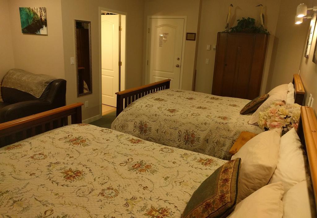 Cedar Wood Lodge Bed & Breakfast Inn Πορτ Άλμπερνι Εξωτερικό φωτογραφία